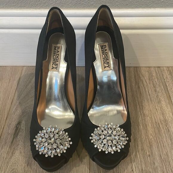 Badgley Mischka Pettal Black Satin Platform Pump - Picture 1 of 5